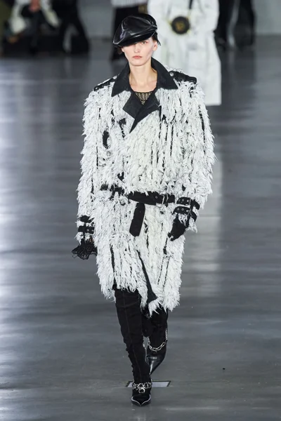 Look 26